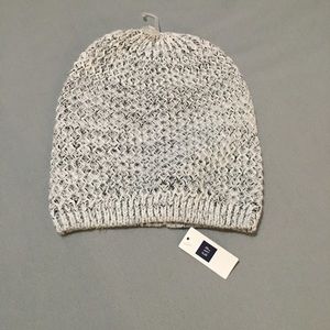 Gap knit gray and black thread winter beanie. NWT